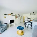 アパート Comfy With Large Terrace Five Minutes From Ocean *