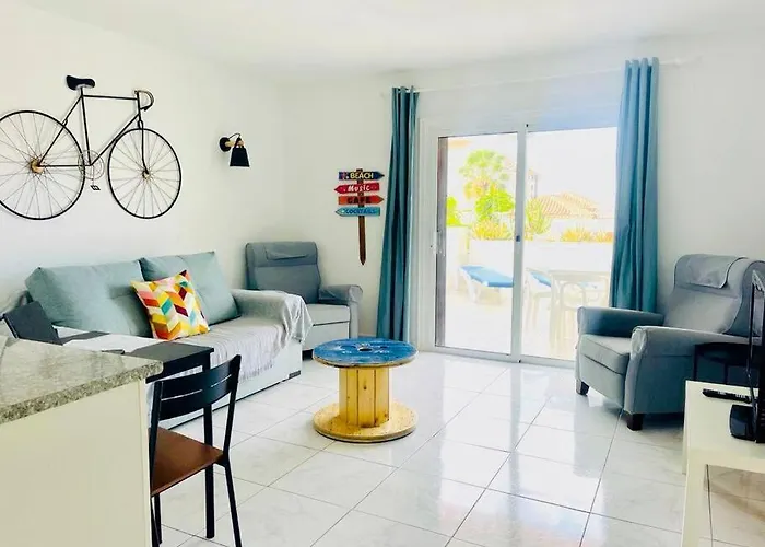 Comfy With Large Terrace Five Minutes From Ocean * לוס כריסטיאנוס