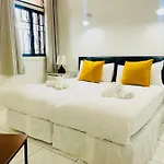 Comfy With Large Terrace Five Minutes From Ocean *