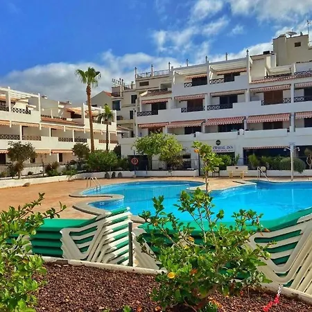 Comfy With Large Terrace Five Minutes From Ocean Apartament